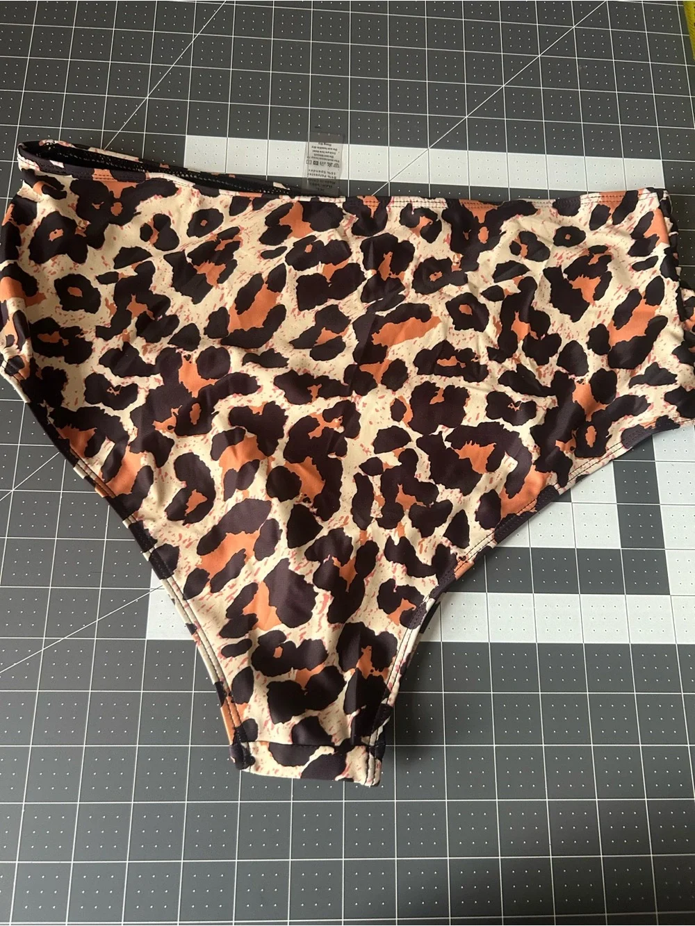 High-Waist Leopard Print Bikini Bottoms in Brown